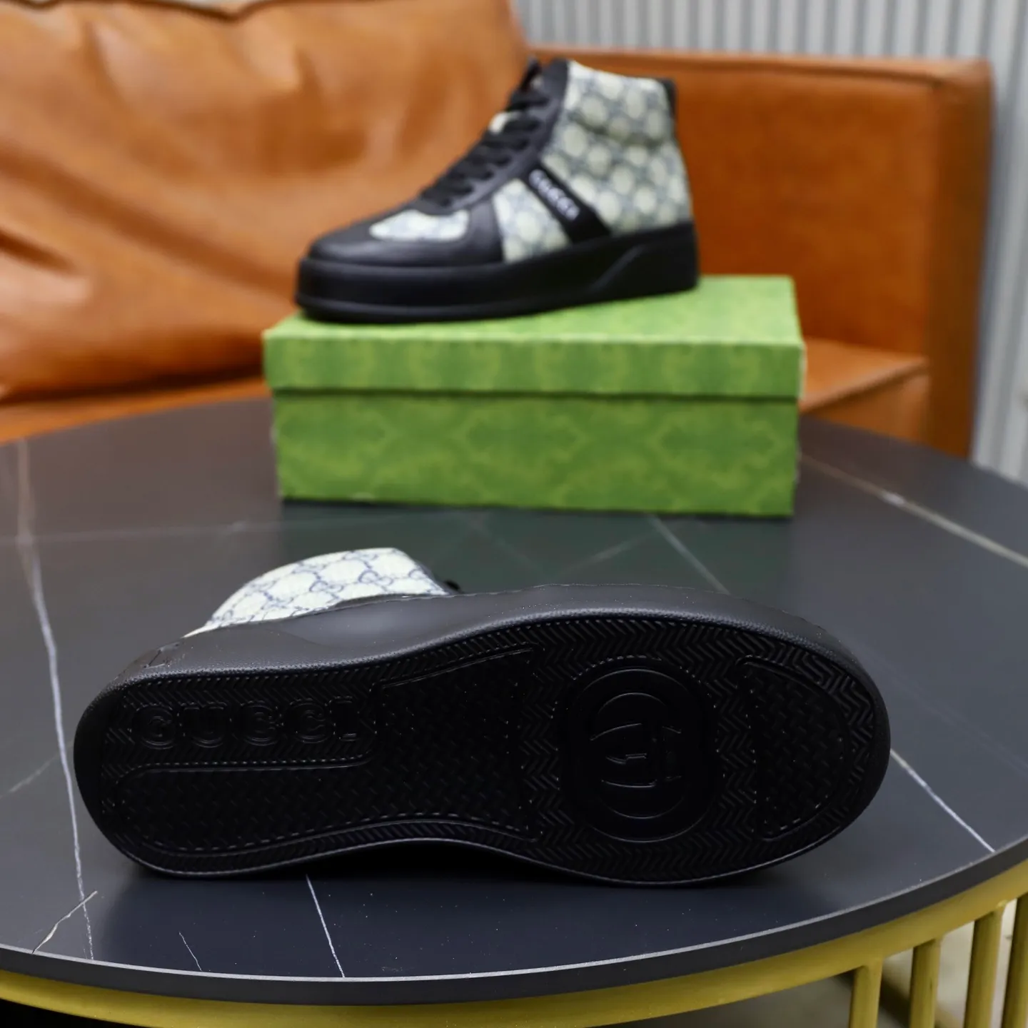 Ex-factory price: 442💰🙅‍♂️🙅‍♂️🙅‍♂️ Brand: GUCCI Standard code: 38-44 (45 customized) Grade: Same as the official website Material: Original cowhide material spliced with brand cloth Comfortable and breathable lining Lightweight and wear-resistant sports outsole Style category: Men's fashionable casual shoes Running sports shoes Distinguished luxury brand elements Top luxury color: actual picture color